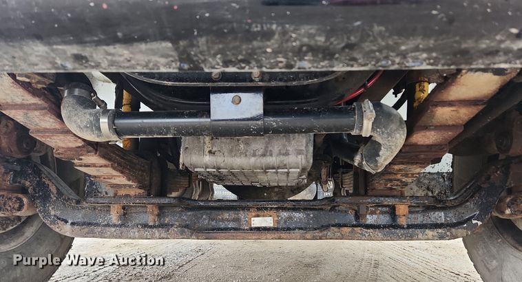 image for item MW9555 2005 Freightliner Business Class M2  dump truck