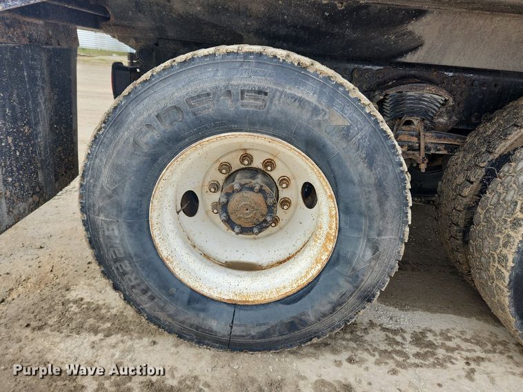 image for item MW9555 2005 Freightliner Business Class M2  dump truck