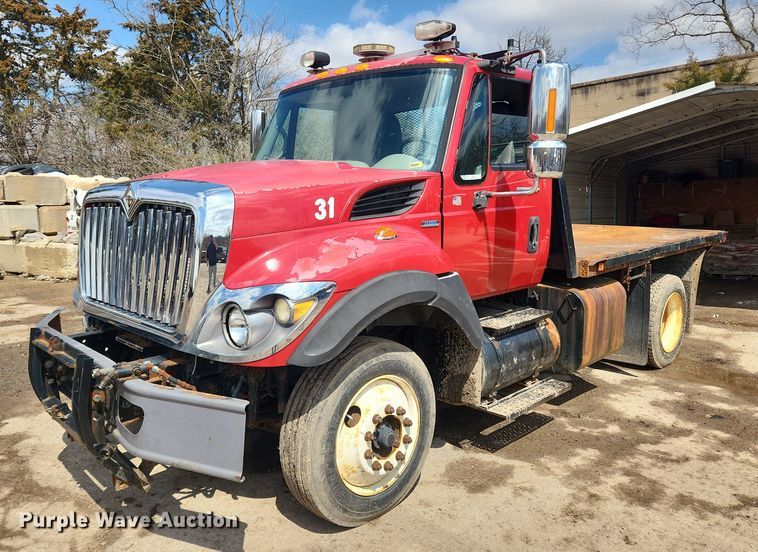 image for item MW9559 2008 International WorkStar 7400  flatbed truck