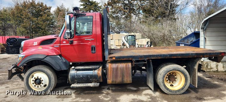 image for item MW9559 2008 International WorkStar 7400  flatbed truck