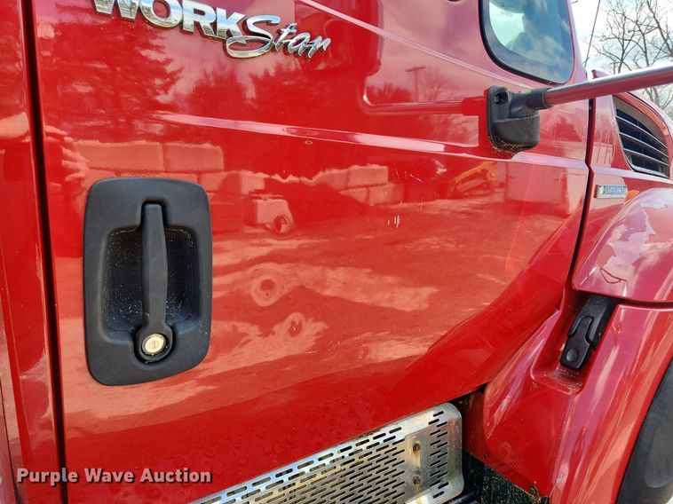 image for item MW9559 2008 International WorkStar 7400  flatbed truck