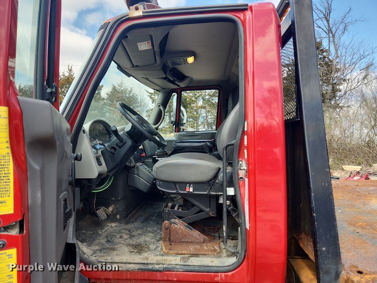 image for item MW9559 2008 International WorkStar 7400  flatbed truck