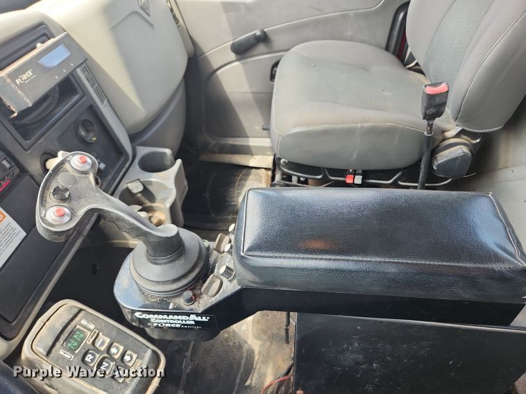 image for item MW9559 2008 International WorkStar 7400  flatbed truck