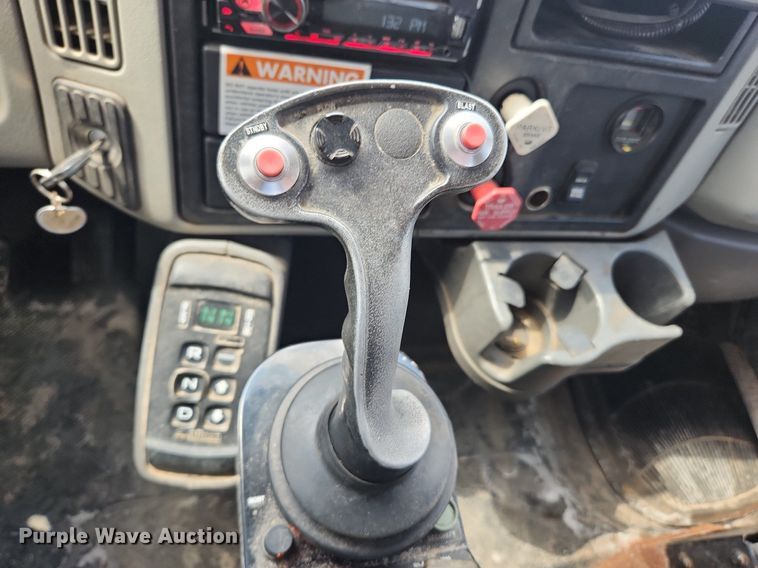 image for item MW9559 2008 International WorkStar 7400  flatbed truck