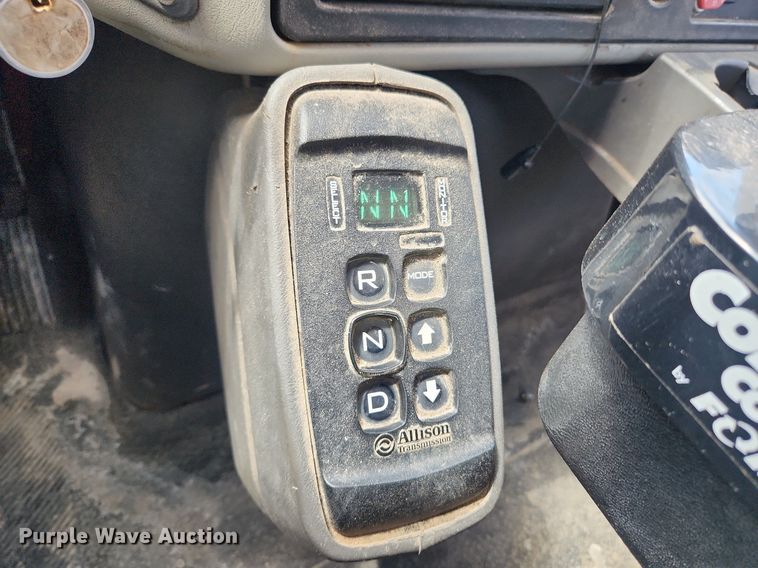 image for item MW9559 2008 International WorkStar 7400  flatbed truck