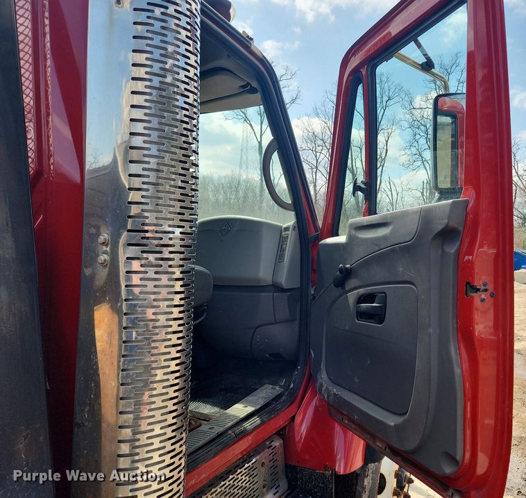 image for item MW9559 2008 International WorkStar 7400  flatbed truck