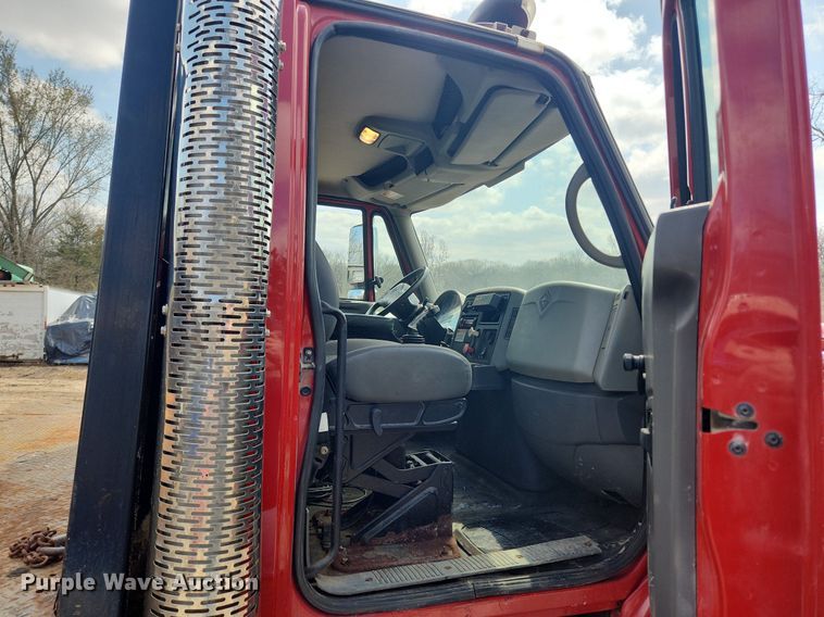 image for item MW9559 2008 International WorkStar 7400  flatbed truck