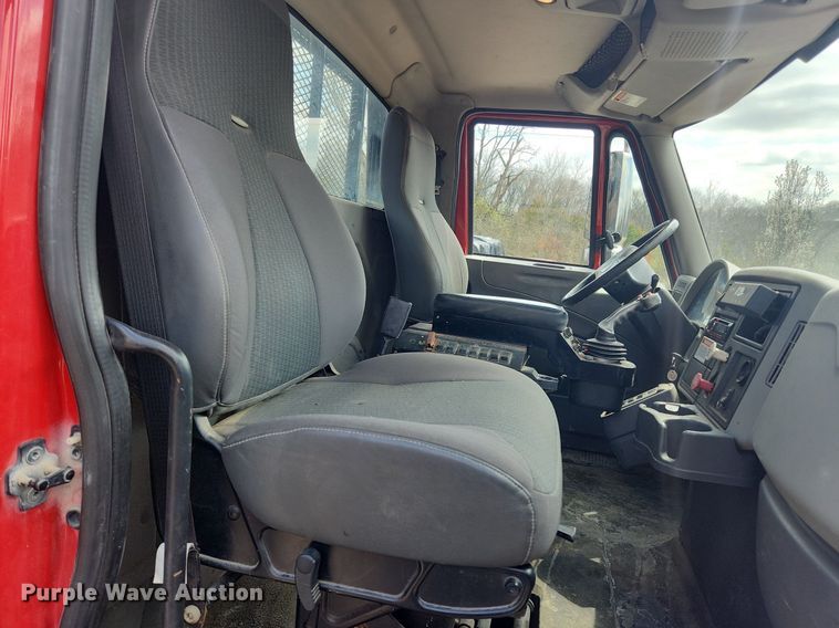 image for item MW9559 2008 International WorkStar 7400  flatbed truck