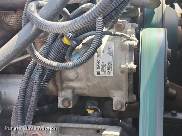 image for item MW9559 2008 International WorkStar 7400  flatbed truck