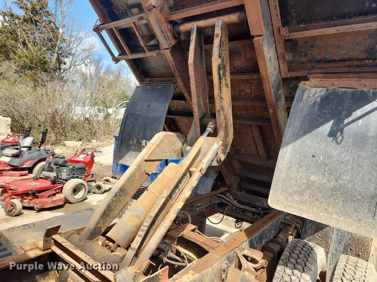 image for item MW9559 2008 International WorkStar 7400  flatbed truck