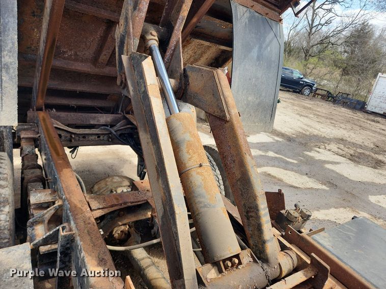 image for item MW9559 2008 International WorkStar 7400  flatbed truck