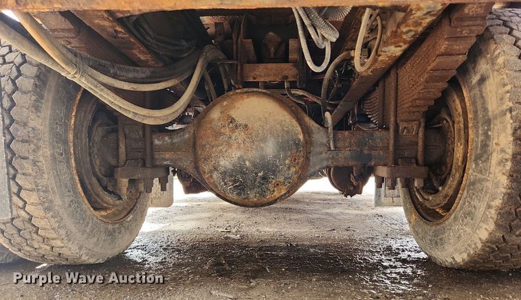 image for item MW9559 2008 International WorkStar 7400  flatbed truck