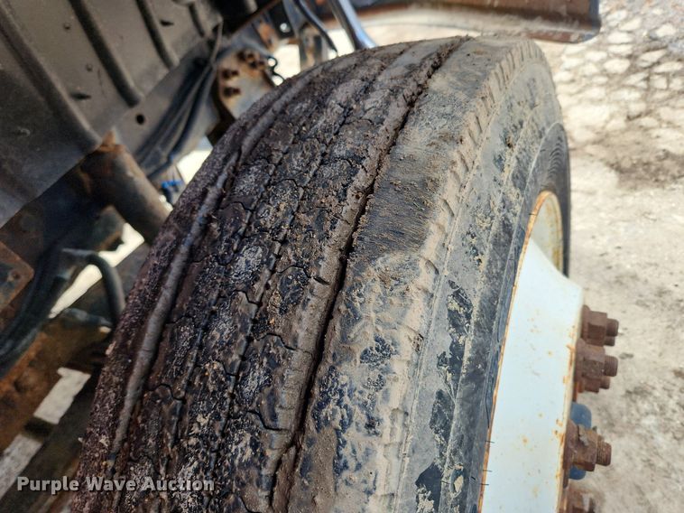 image for item MW9559 2008 International WorkStar 7400  flatbed truck