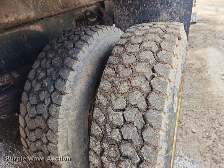 image for item MW9559 2008 International WorkStar 7400  flatbed truck