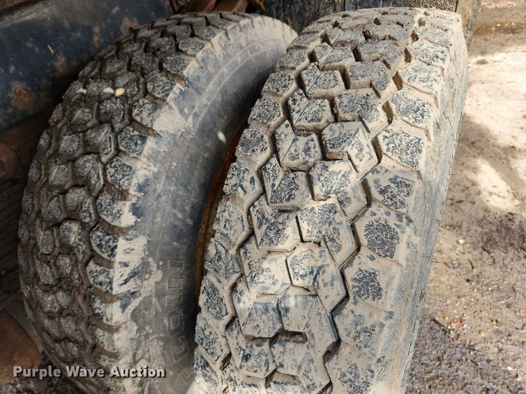 image for item MW9559 2008 International WorkStar 7400  flatbed truck