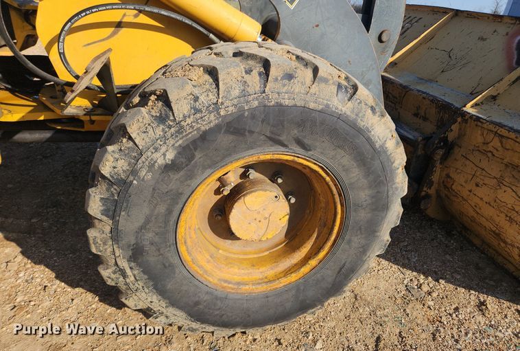 image for item MW9565 2008 John Deere 304J  wheel loader