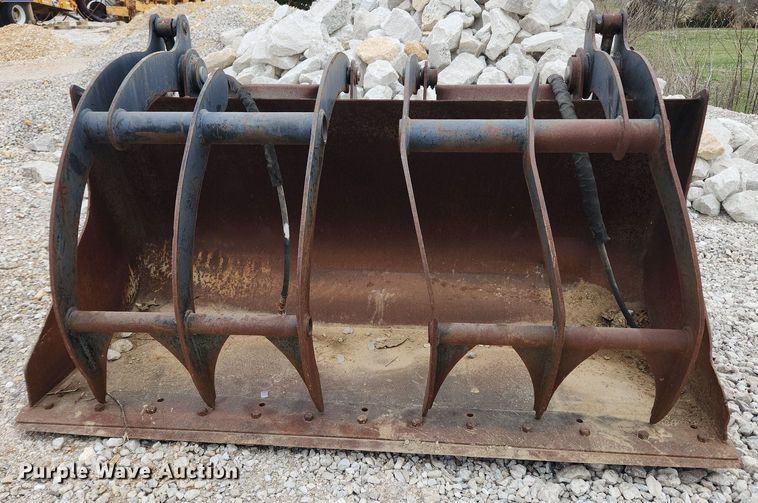 image for item MW9586 Caterpillar 184-3268  wheel loader grapple bucket