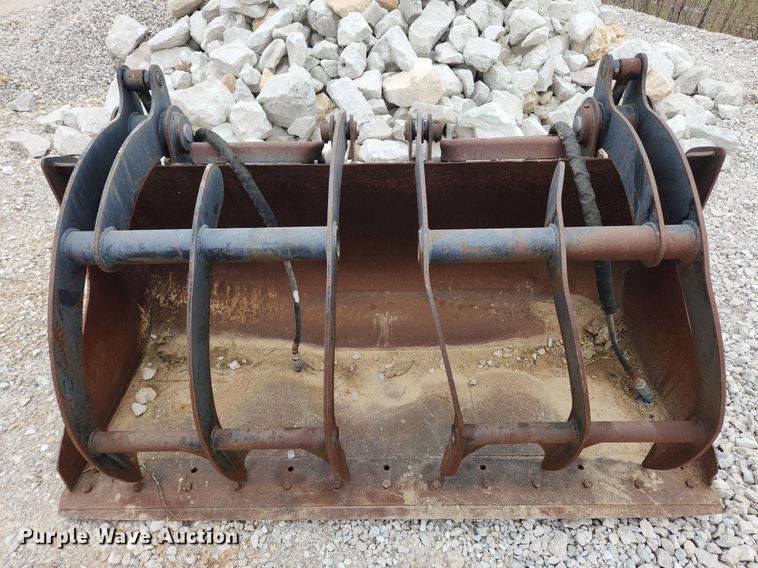 image for item MW9586 Caterpillar 184-3268  wheel loader grapple bucket