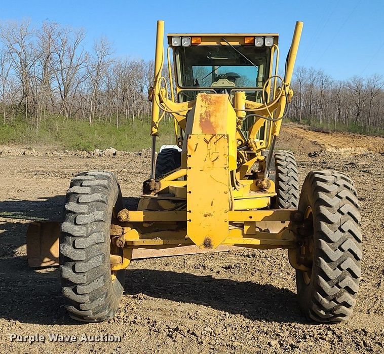 image for item MX9601 1999 Caterpillar 140H  motor grader