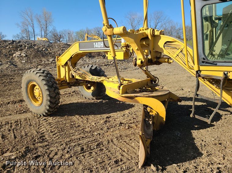 image for item MX9601 1999 Caterpillar 140H  motor grader
