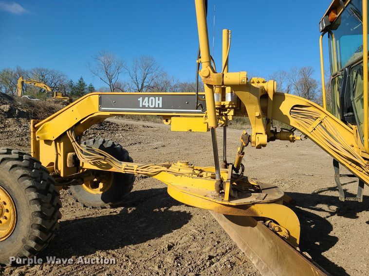 image for item MX9601 1999 Caterpillar 140H  motor grader