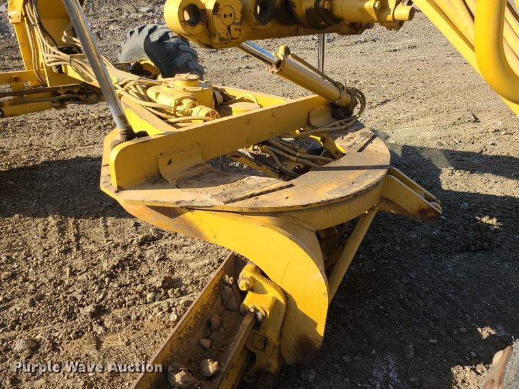 image for item MX9601 1999 Caterpillar 140H  motor grader