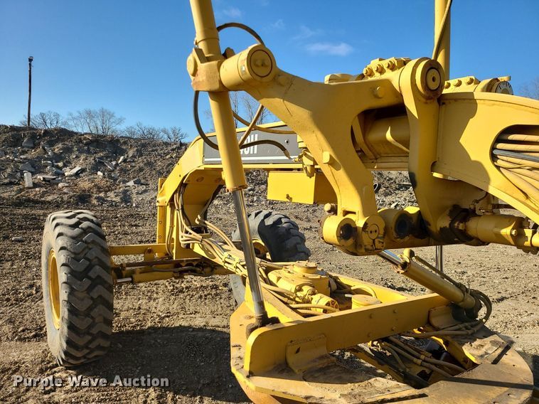 image for item MX9601 1999 Caterpillar 140H  motor grader