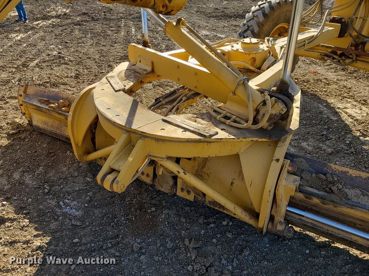 image for item MX9601 1999 Caterpillar 140H  motor grader