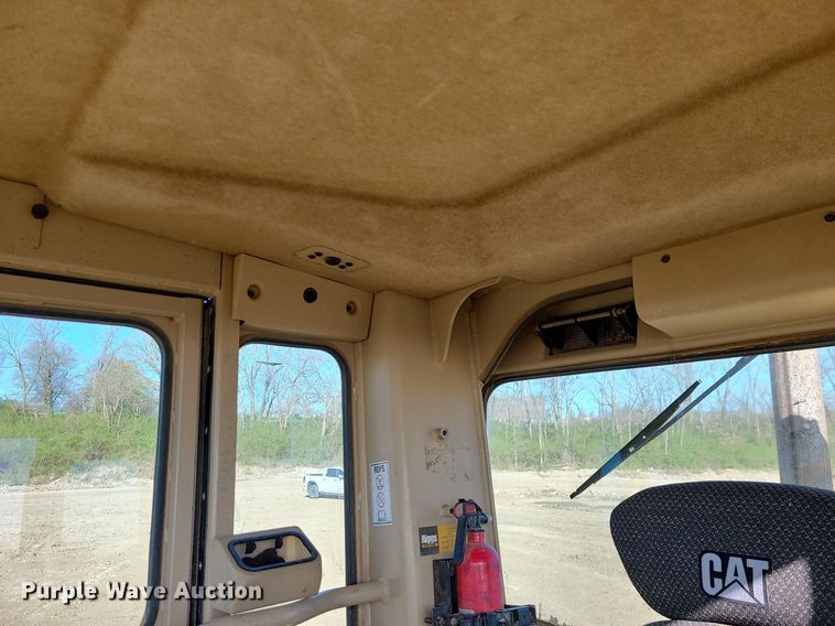 image for item MX9601 1999 Caterpillar 140H  motor grader