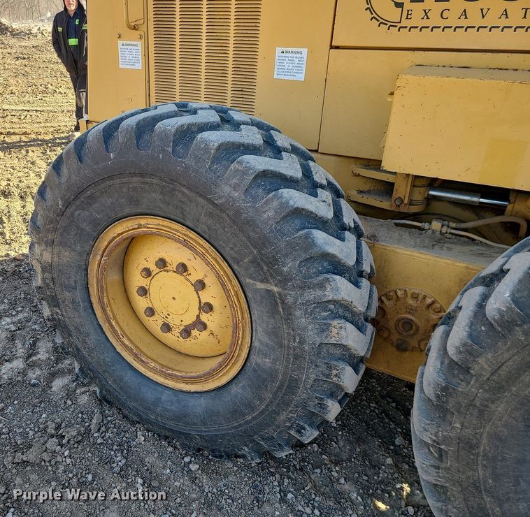 image for item MX9601 1999 Caterpillar 140H  motor grader