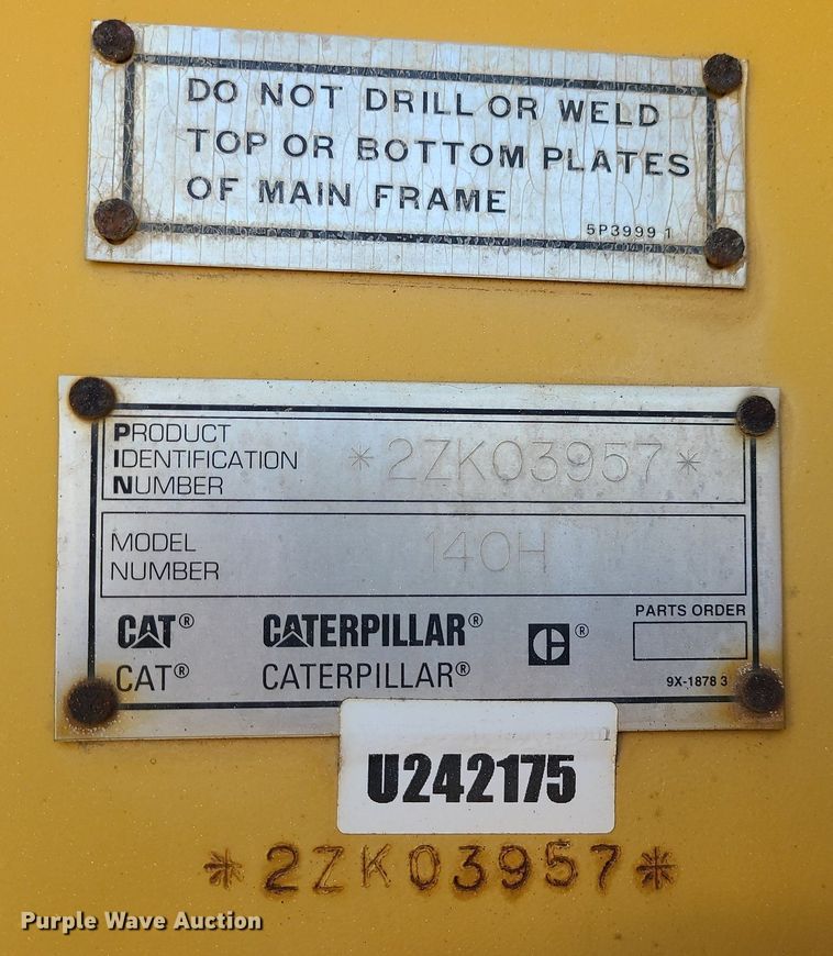 image for item MX9601 1999 Caterpillar 140H  motor grader