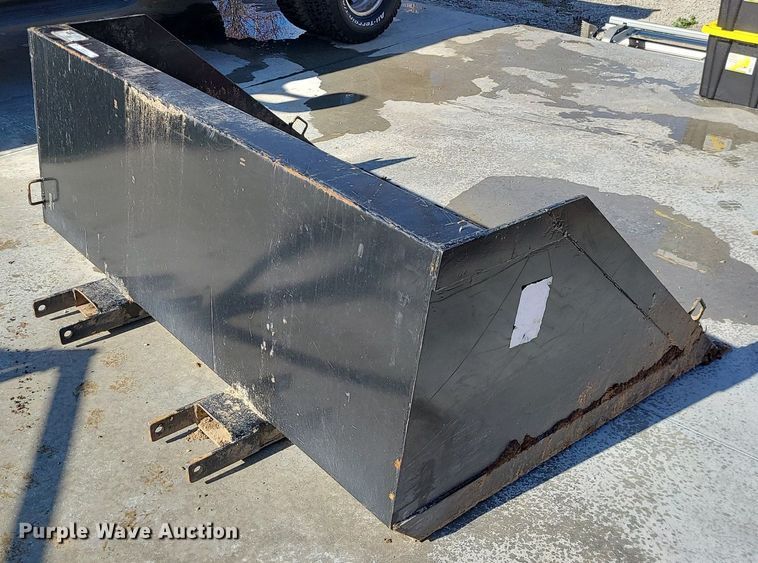 image for item MX9604 2022 Titan 72TFLBCKT  72"W bucket