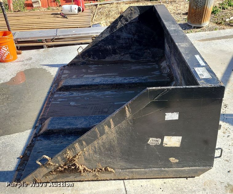 image for item MX9604 2022 Titan 72TFLBCKT  72"W bucket