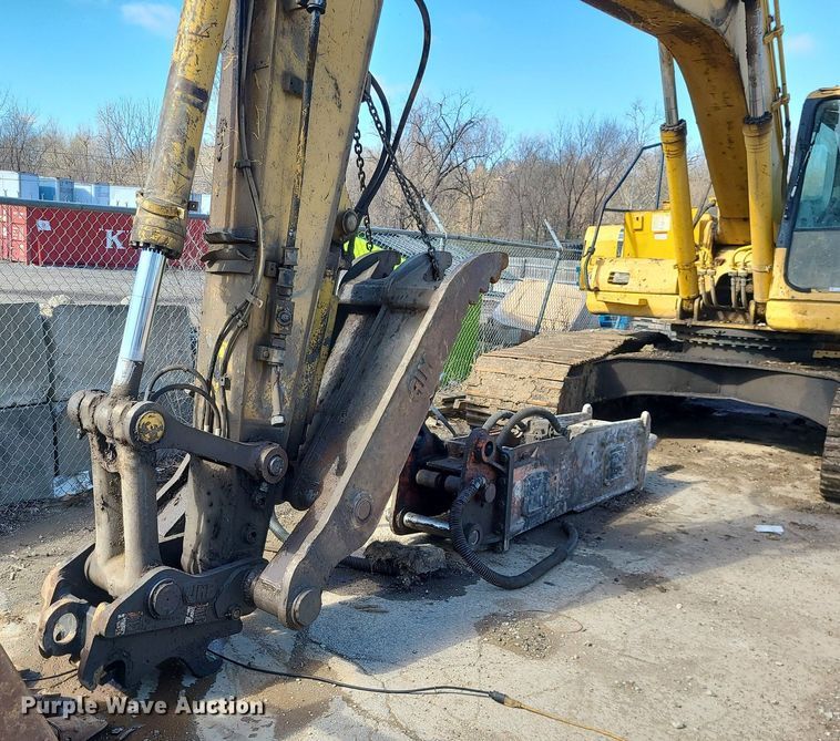 image for item MX9605 2003 Komatsu PC220LC-7  excavator