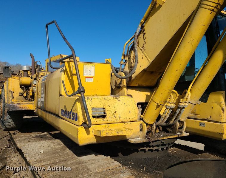 image for item MX9605 2003 Komatsu PC220LC-7  excavator