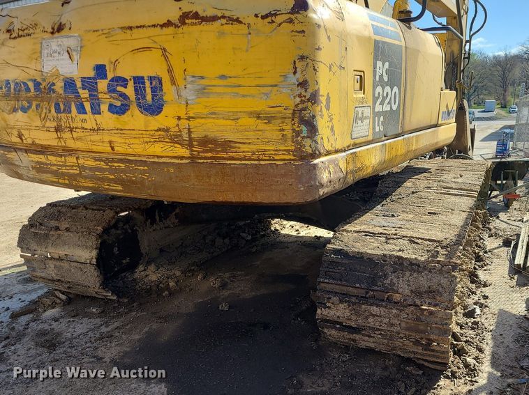 image for item MX9605 2003 Komatsu PC220LC-7  excavator