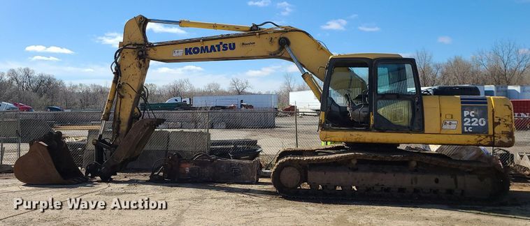 image for item MX9605 2003 Komatsu PC220LC-7  excavator
