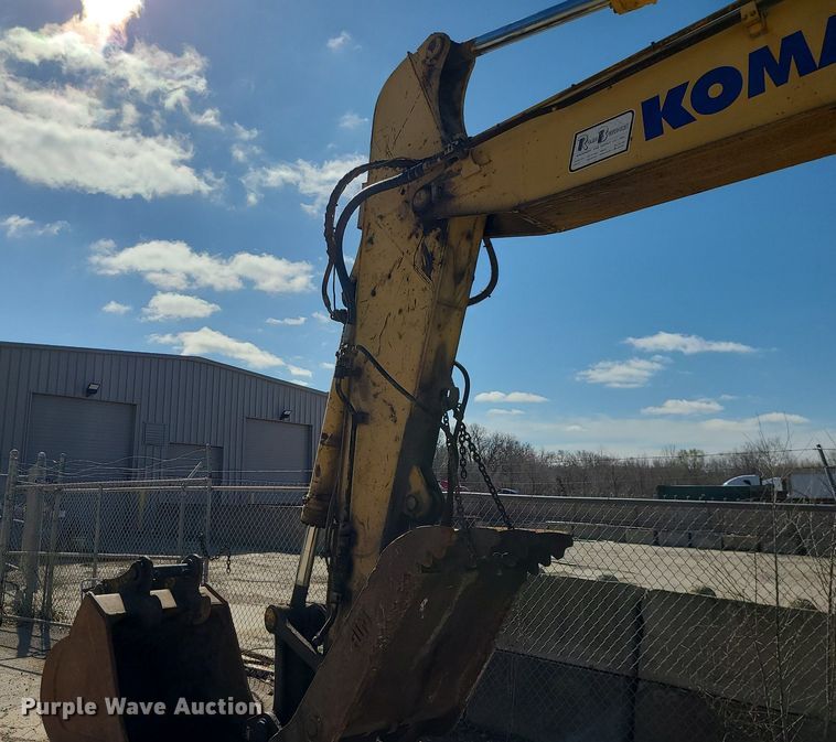 image for item MX9605 2003 Komatsu PC220LC-7  excavator