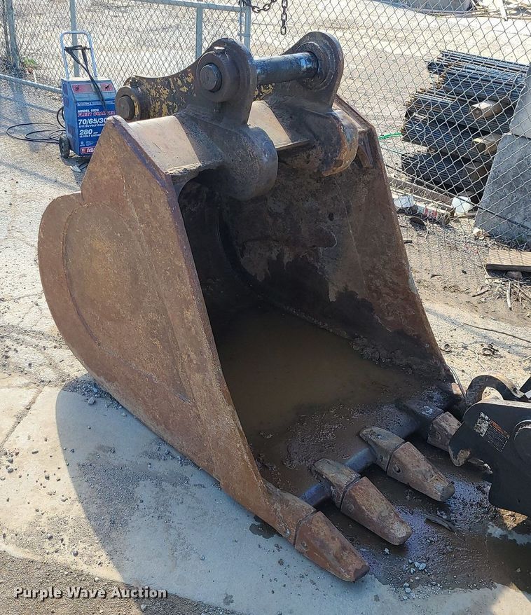 image for item MX9605 2003 Komatsu PC220LC-7  excavator