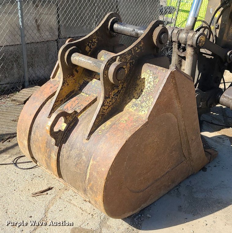 image for item MX9605 2003 Komatsu PC220LC-7  excavator