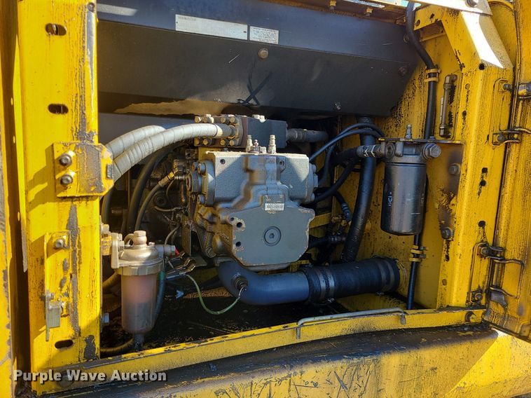 image for item MX9605 2003 Komatsu PC220LC-7  excavator