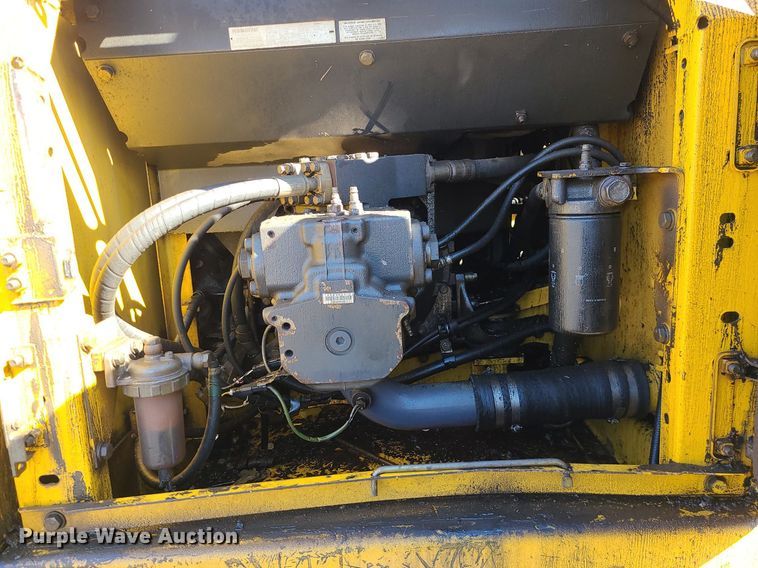 image for item MX9605 2003 Komatsu PC220LC-7  excavator