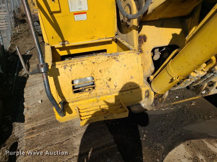 image for item MX9605 2003 Komatsu PC220LC-7  excavator