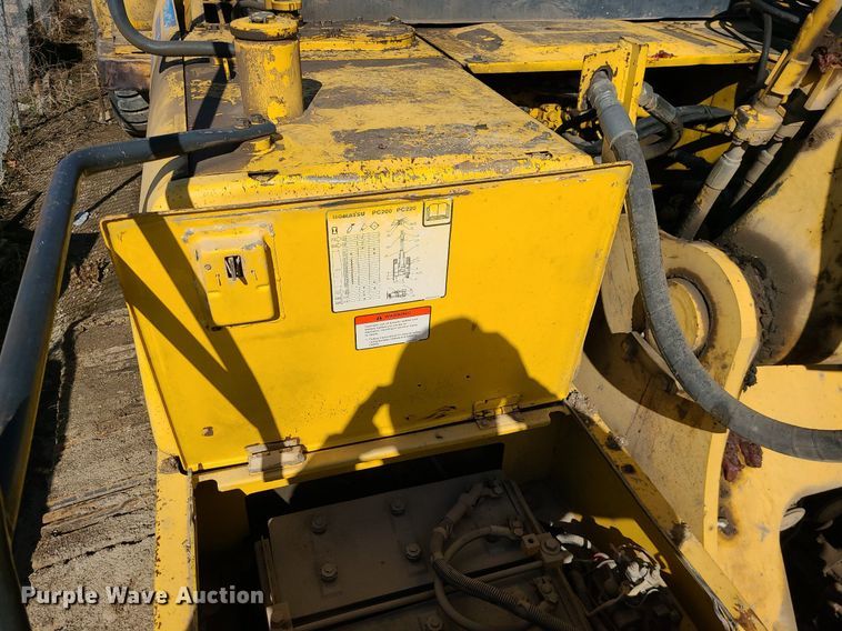 image for item MX9605 2003 Komatsu PC220LC-7  excavator