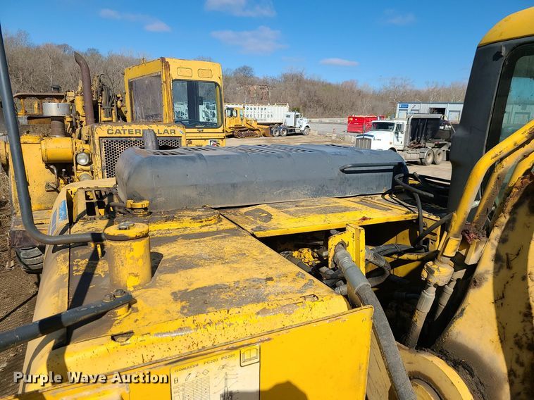 image for item MX9605 2003 Komatsu PC220LC-7  excavator