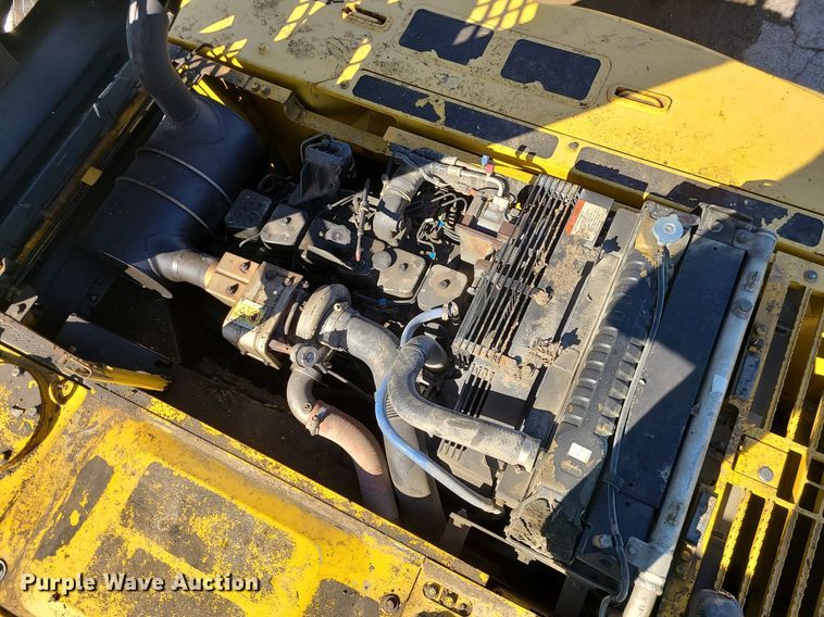 image for item MX9605 2003 Komatsu PC220LC-7  excavator