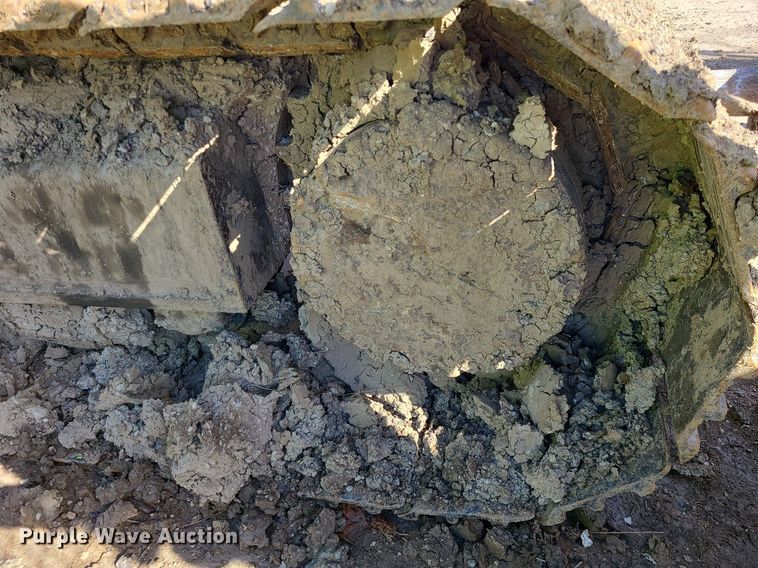 image for item MX9605 2003 Komatsu PC220LC-7  excavator