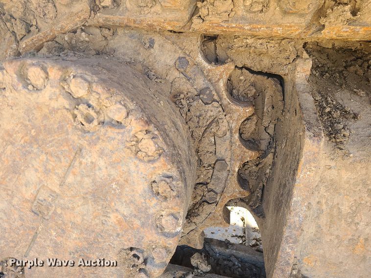 image for item MX9605 2003 Komatsu PC220LC-7  excavator