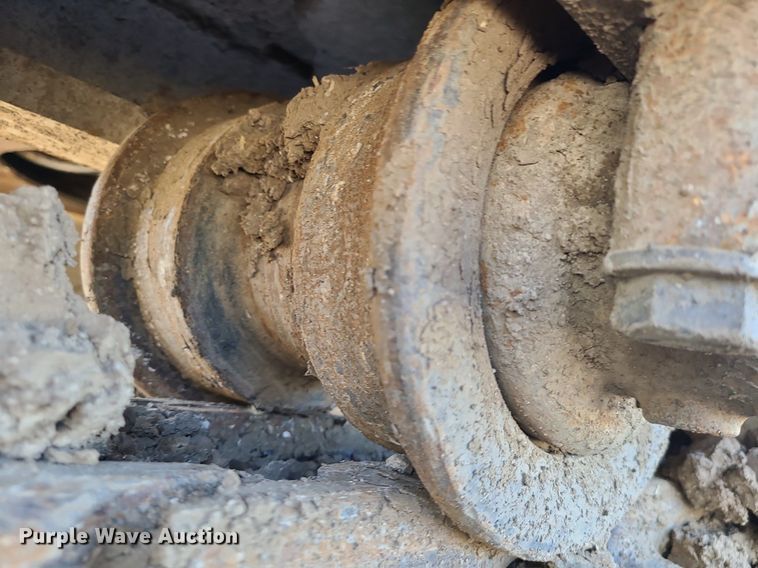 image for item MX9605 2003 Komatsu PC220LC-7  excavator