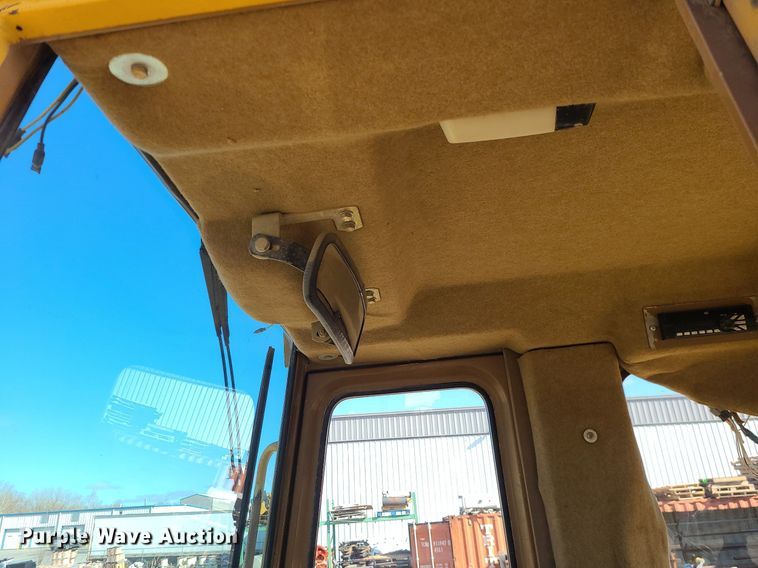 image for item MX9606 1999 Caterpillar 963B  track loader